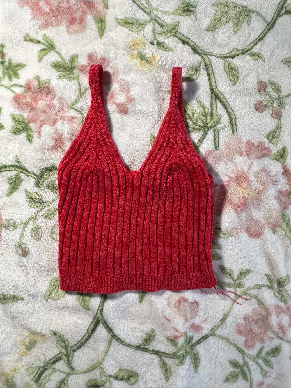 Women’s Red Ribbed V-Neck Cropped Tank Top